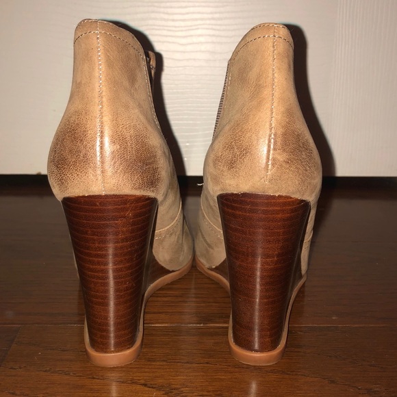Audrey Brooke | Tan wedge heels - Picture 3 of 6